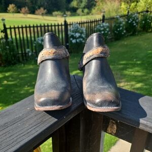 Freebird Black and Brown Mules